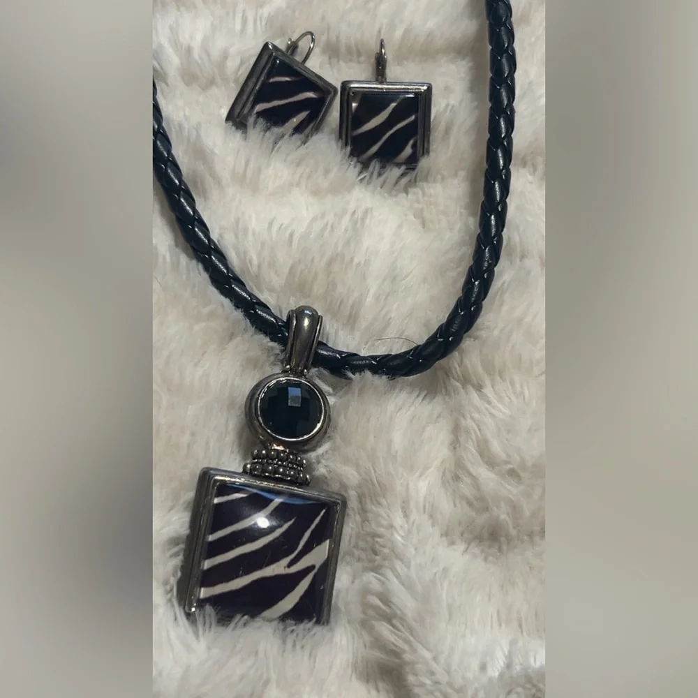 Elegant Black and white Jewelry Set